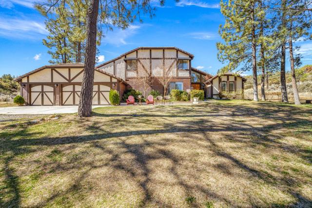 59371 Devils Ladder Road, Mountain Center CA: https://media.crmls.org/mediaz/788f5f82-2f07-48ff-9bfe-eff700db13b3.jpg