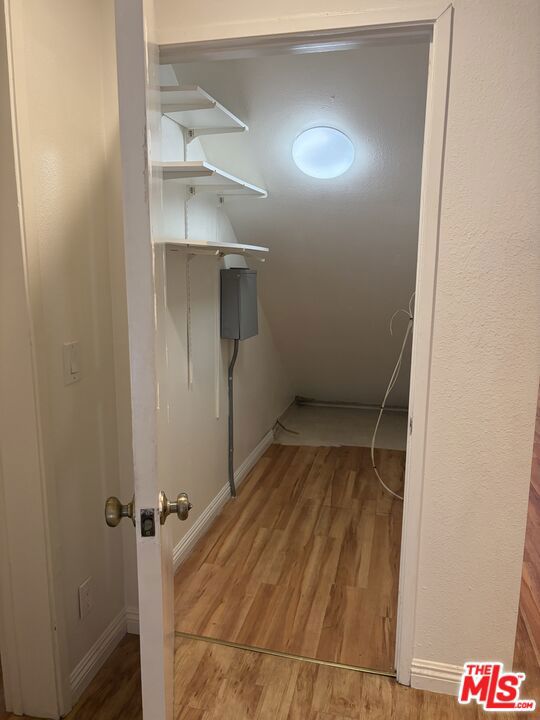 639 Navy Street, B photo 9