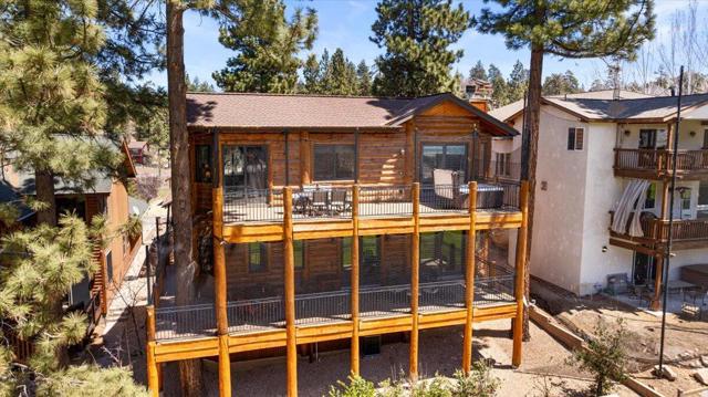 1215 Wolf Creek Court, Big Bear CA: https://media.crmls.org/mediaz/788fe72e-845f-40e1-8df9-33a561c7a18a.jpg