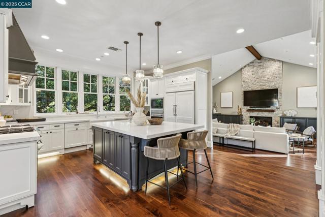 3656 Old Blackhawk Rd, Danville CA: https://media.crmls.org/mediaz/789154da-d36a-43e4-bb2d-cac92e0041cc.jpg