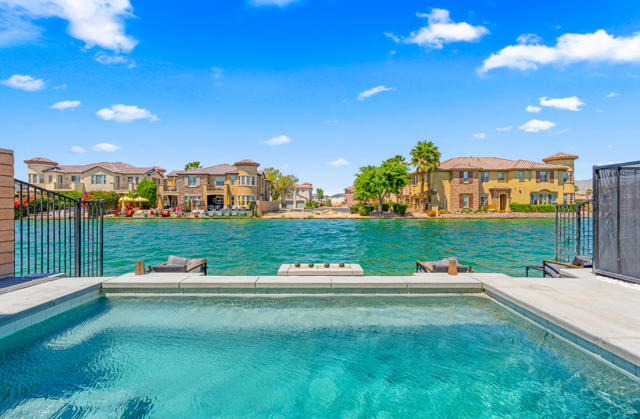 43241 Pietra Court, Indio CA: https://media.crmls.org/mediaz/7891aea4-3717-47d3-8951-ec9712721202.jpg