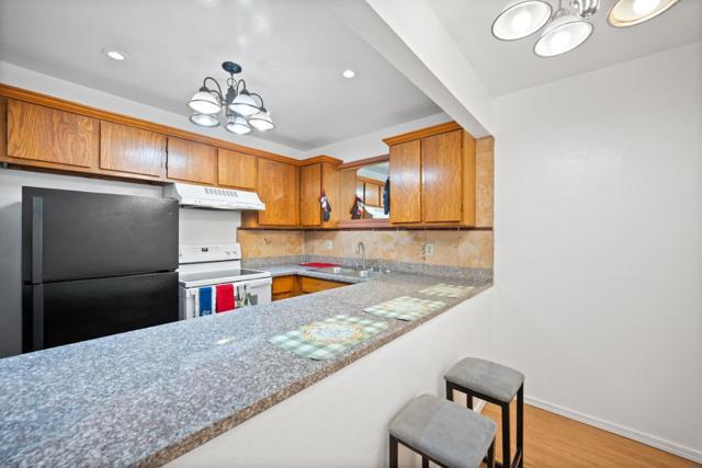 441 W Macarthur Boulevard, Oakland CA: https://media.crmls.org/mediaz/7891cde7-ed60-414f-9c84-1a8270c7ecae.jpg