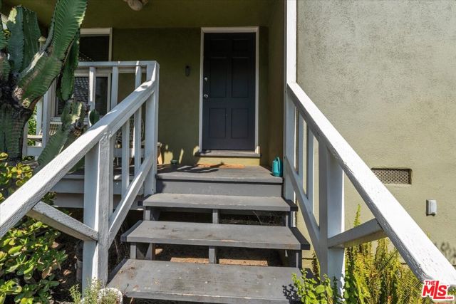2349 Glendale Boulevard, Los Angeles CA: https://media.crmls.org/mediaz/7891d9f2-adb8-4392-8822-38b88867104d.jpg