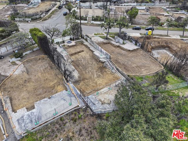 595 Radcliffe Avenue, Pacific Palisades CA: https://media.crmls.org/mediaz/78922095-e35d-4e7e-947f-2154e2afc9d3.jpg