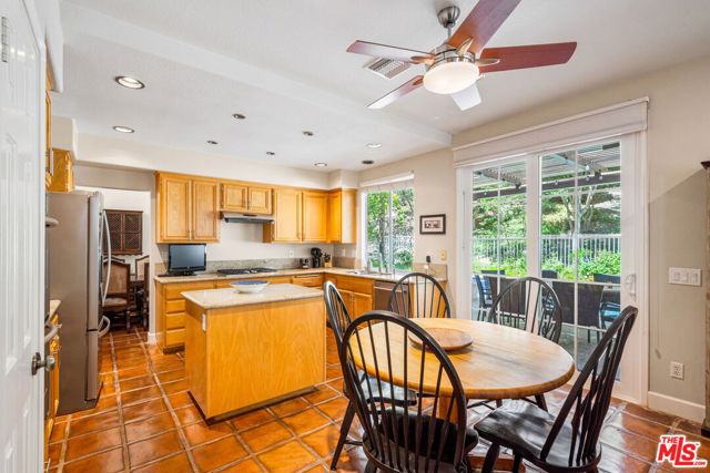 25547 Clemens Court, Stevenson Ranch CA: https://media.crmls.org/mediaz/7892234e-9eb9-4c45-abab-4f3c3d3c40d3.jpg