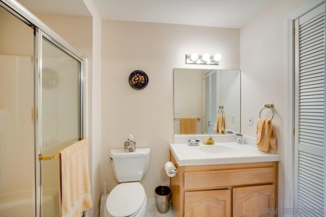 11 Country Glen Rd, Fallbrook CA: https://media.crmls.org/mediaz/78923072-9880-4f5e-b81e-719b5008e039.jpg