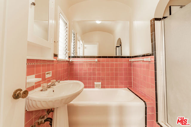 6101 Alcott Street, Los Angeles CA: https://media.crmls.org/mediaz/7892f76b-a1d2-4eb3-82e9-b9357b28ef0d.jpg