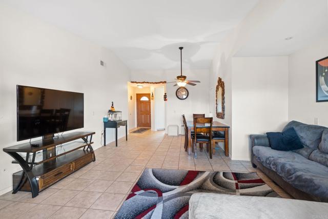 Detail Gallery Image 7 of 18 For 1257 Soria, Escondido,  CA 92026 - 2 Beds | 2 Baths