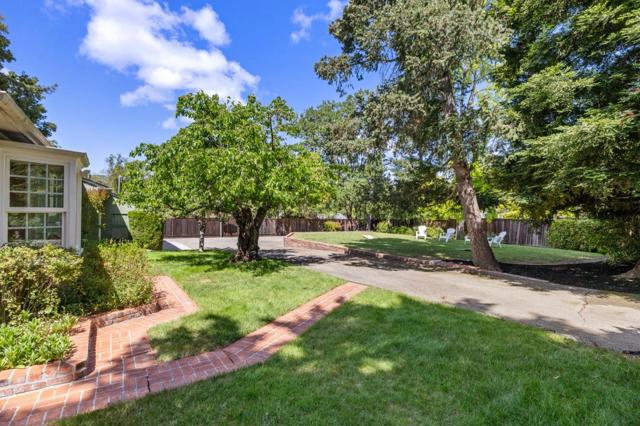4040 Valente Court, Lafayette CA: https://media.crmls.org/mediaz/78933570-8454-4df2-bf17-e6853c7ce780.jpg