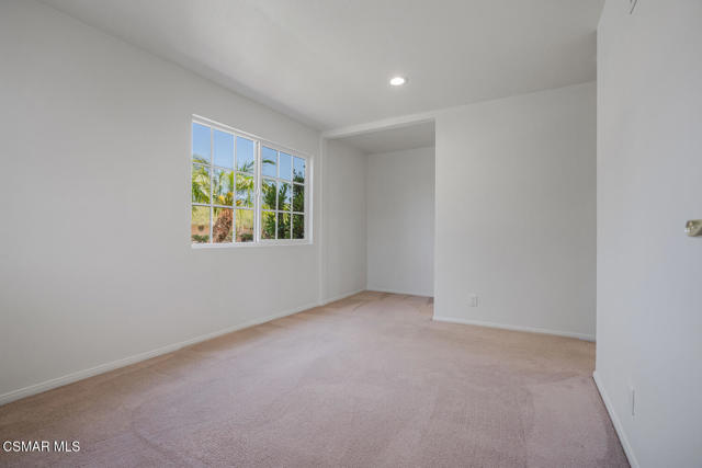 86 Teasdale Street, Thousand Oaks CA: https://media.crmls.org/mediaz/78937340-526f-4209-837e-b59f8ea8f9c2.jpg