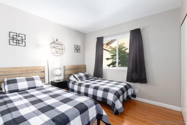 24643 Leafwood Dr, Murrieta CA: https://media.crmls.org/mediaz/78951fd6-5312-44b1-bb26-e2768c15b961.jpg