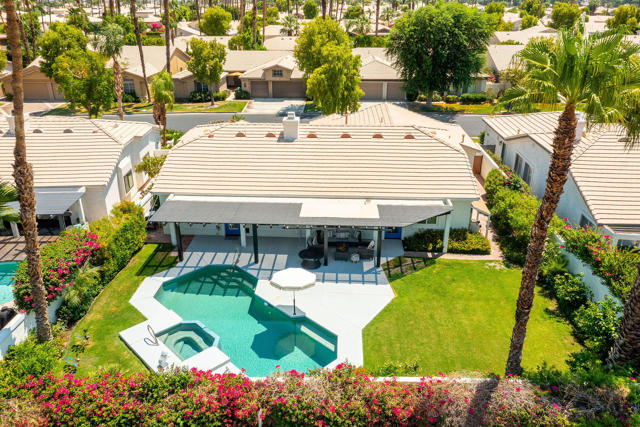 47845 Via Firenze, La Quinta CA: https://media.crmls.org/mediaz/78958a8a-e0ff-4fe0-a714-1f3a27809b35.jpg