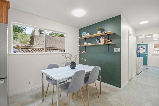 2934 San Juan Boulevard, Belmont CA: https://media.crmls.org/mediaz/7895c3d4-e327-48ee-9db2-5b9e7e1c8b32.jpg