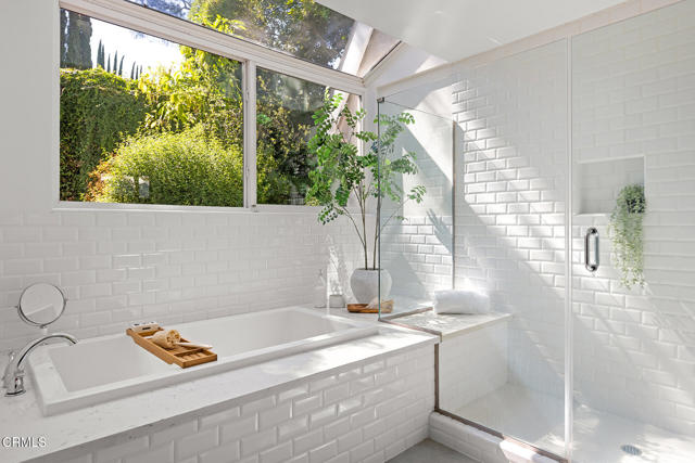 1601 El Rito Avenue, Glendale CA: https://media.crmls.org/mediaz/78968889-fae8-45dd-82b6-d0810e04499a.jpg