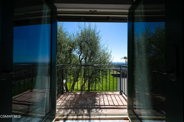 1451 E La Loma Avenue, Somis CA: https://media.crmls.org/mediaz/789777ff-3b13-4e57-9783-2cea25fb3a8e.jpg