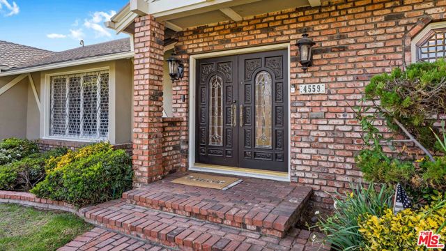4559 Morella Avenue, Valley Village CA: https://media.crmls.org/mediaz/78977b86-511c-40a4-95ca-b9a63fbdbde8.jpg