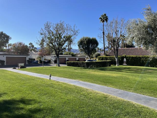 474 Sunningdale Drive, Rancho Mirage CA: https://media.crmls.org/mediaz/78977bd6-840a-41f6-a784-37187c2e1202.jpg