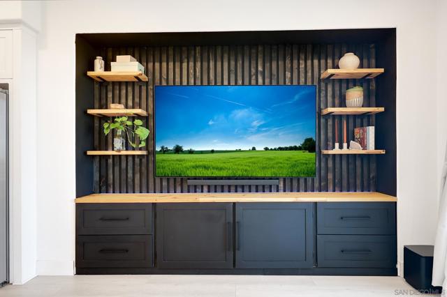 6861 Secano St, San Diego CA: https://media.crmls.org/mediaz/7898559c-8cba-475f-a31f-aebbf529dfbe.jpg