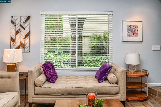 1237 Pine Creek Way, Concord CA: https://media.crmls.org/mediaz/789a0759-4e7a-4c79-898f-83631355472e.jpg