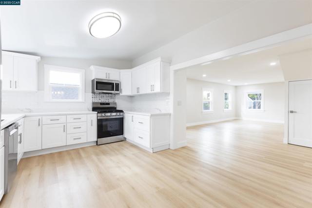 3500 66th Ave, Oakland CA: https://media.crmls.org/mediaz/789b3194-42c9-48dd-af8e-d8498b1e662d.jpg