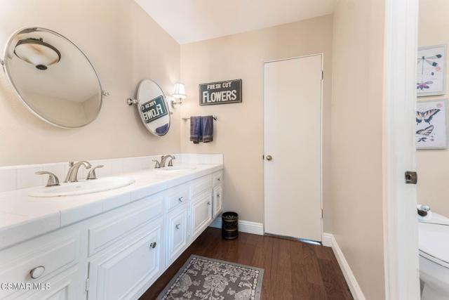 32146 Oakshore Drive, Westlake Village CA: https://media.crmls.org/mediaz/789b530e-1625-4443-acf1-a183b1a0f0d5.jpg