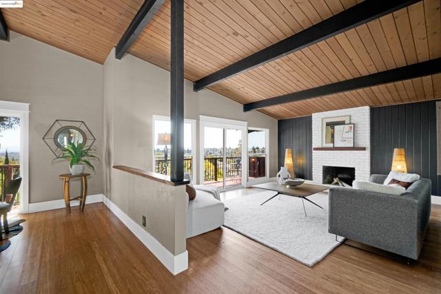 4329 Lawrence Dr, Castro Valley CA: https://media.crmls.org/mediaz/789b895f-0215-4853-b585-238157e06302.jpg