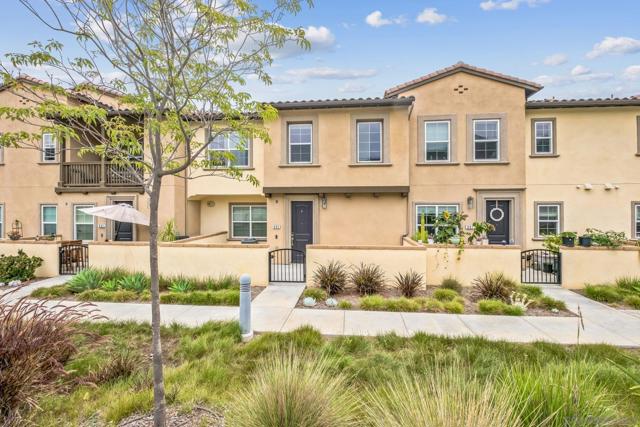 885 Blackstone, San Marcos CA: https://media.crmls.org/mediaz/789b8be5-ad7e-42ac-a13e-55285bbcf8d5.jpg
