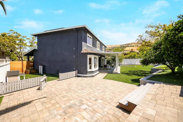 2698 Million Ct, San Jose CA: https://media.crmls.org/mediaz/789ba190-211f-42ed-b00d-fedbf95cdde6.jpg