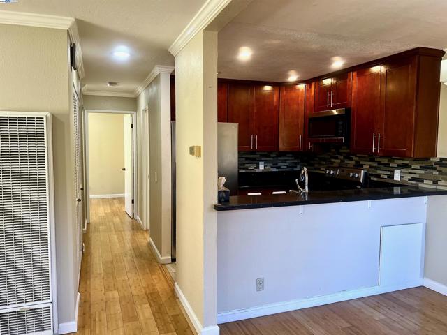 276 Galano Plz, Union City CA: https://media.crmls.org/mediaz/789bb6ac-aae3-47e2-9698-804969e3e8dc.jpg