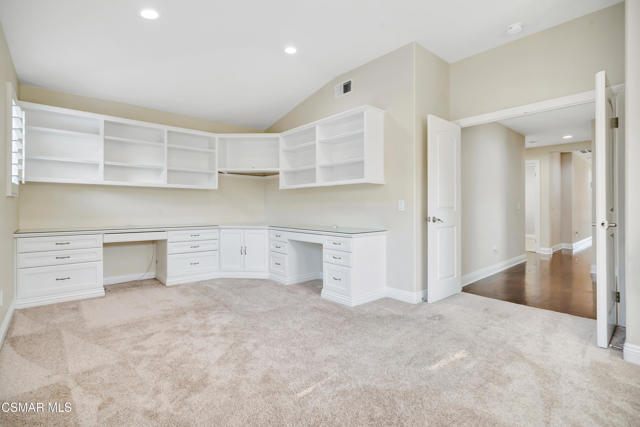 3044 Ferncrest Place, Thousand Oaks CA: https://media.crmls.org/mediaz/789be9e8-81b2-4ae9-aa63-4f717881e52c.jpg