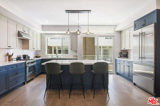 1400 N Fuller Avenue, Los Angeles CA: https://media.crmls.org/mediaz/789bf928-8ee4-43c4-96b6-8570999b4fb2.jpg