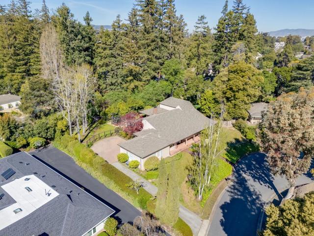 680 Fairway Circle, Hillsborough CA: https://media.crmls.org/mediaz/789c6737-f108-45fa-bc91-59a434e25747.jpg