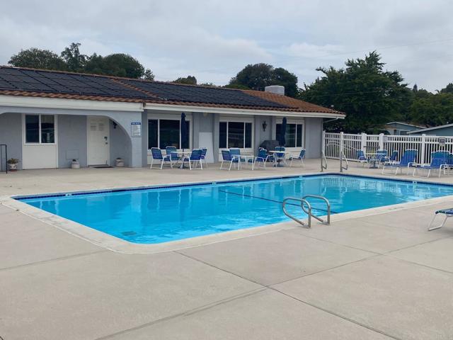 3542 Pear Blossom Circle, Oceanside CA: https://media.crmls.org/mediaz/789ca890-87bc-420d-ae2c-c29755bbba55.jpg