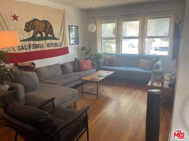 4426 Finley Avenue, Los Angeles CA: https://media.crmls.org/mediaz/789ceeb2-61b1-4095-a72d-663f395df003.jpg