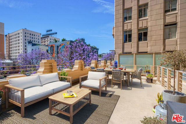 6253 Hollywood Boulevard, Los Angeles CA: https://media.crmls.org/mediaz/789cf1fc-00e9-4b2f-9a08-a4a935fb23e6.jpg