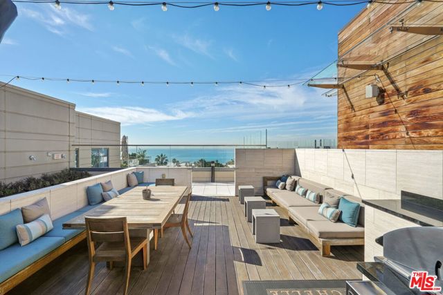 1755 Ocean Avenue, Santa Monica CA: https://media.crmls.org/mediaz/789cf4d3-4acd-4792-b05f-1d05c21bf367.jpg