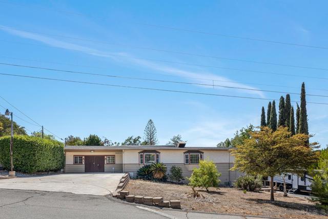 13257 BEECHTREE STREET, Lakeside CA: https://media.crmls.org/mediaz/789d3945-7493-4803-90df-6b40182ec4d6.jpg
