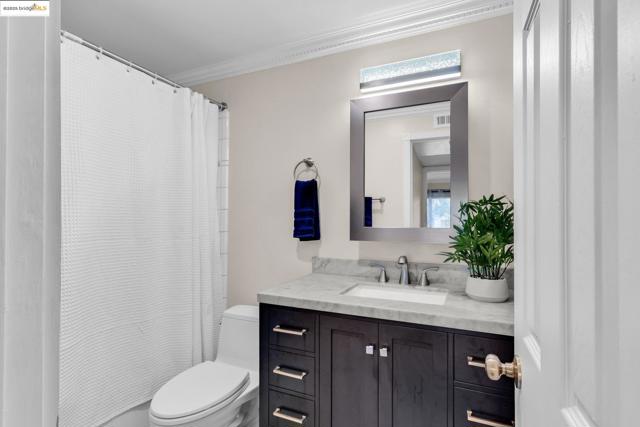 470 N N Civic Drive, Walnut Creek CA: https://media.crmls.org/mediaz/789d3d64-c77e-4bca-b736-2f961c9e2625.jpg