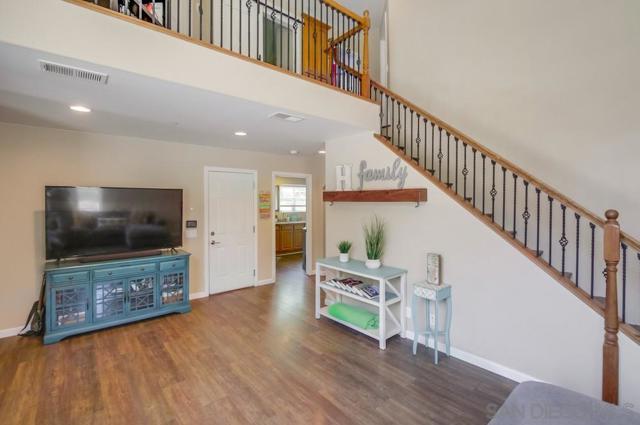 210 Frances Dr, El Cajon CA: https://media.crmls.org/mediaz/789d6879-ed63-47a2-b791-5e2174ccbc9e.jpg