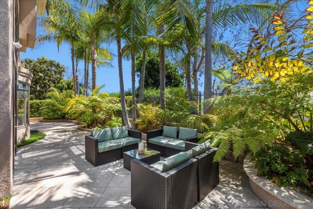 7166 Tern Place, Carlsbad CA: https://media.crmls.org/mediaz/789d8820-c3d9-4475-8b99-48cb2ac31c79.jpg