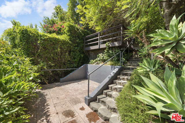 3625 Lowry Road, Los Angeles CA: https://media.crmls.org/mediaz/789d8998-48df-4dc1-be97-c1674d4b0dab.jpg