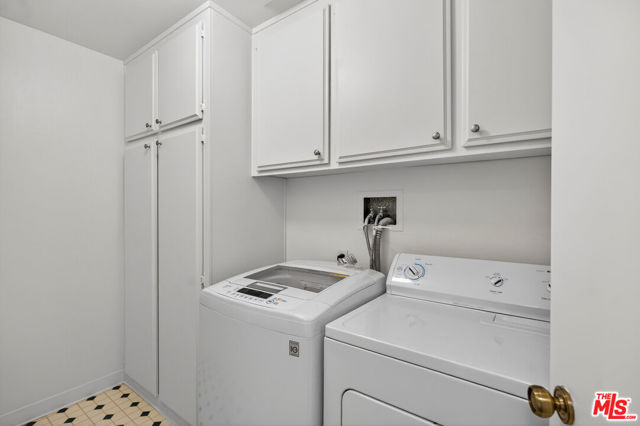 311 Bora Bora Way, Marina del Rey CA: https://media.crmls.org/mediaz/789e025d-cf01-42ab-ae42-214b13cf28be.jpg
