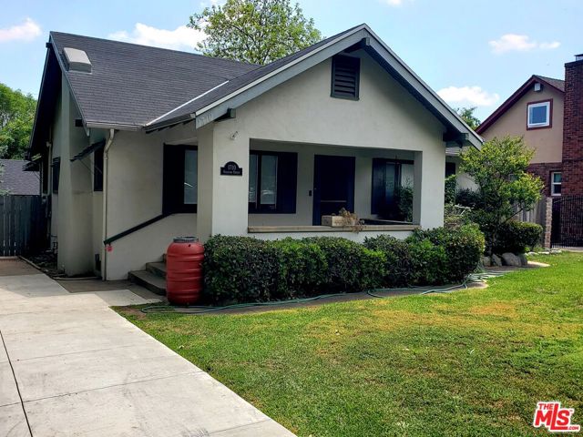 1710 Oakwood Street, Pasadena CA: https://media.crmls.org/mediaz/789e3eef-6a84-4142-a9ba-30f954430f72.jpg