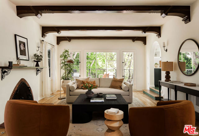 2248 Kenilworth Avenue, Los Angeles CA: https://media.crmls.org/mediaz/789e7c89-f0be-43c0-abc0-41fab4d024a2.jpg