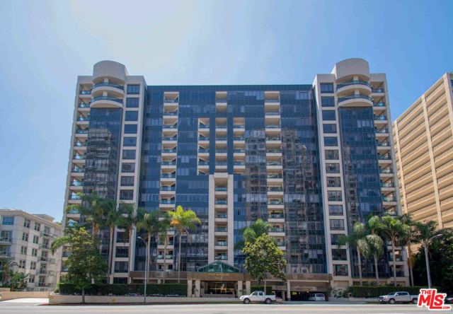 10724 Wilshire Boulevard 1004 Los Angeles, California Prestigious Park Wilshire Condo for Lease. 2 bedrooms, 2.5 baths, lots of natural light, hardwood floors throughout, quartz wet bar, new appliances and a dual zone in ceiling audio system. Stunning views from every direction with an excellent floor plan for entertaining! This highly desired full service building features 24 hour security, valet parking, party room, pool and spa, as well as the best gym on the corridor. Unit is easy to show and move-in ready!
