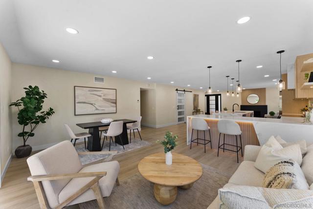 11412 Lucera Pl, San Diego CA: https://media.crmls.org/mediaz/78a06495-ff9d-451c-a700-c8ce7227e94b.jpg