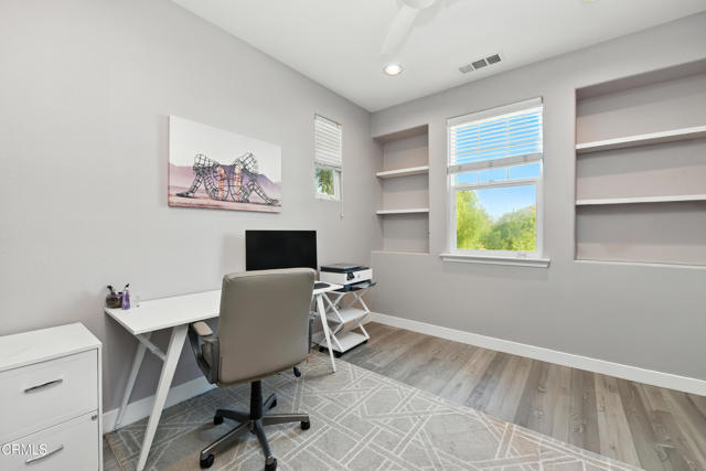 3548 Bridgehampton Way, Camarillo CA: https://media.crmls.org/mediaz/78a08c40-0163-4deb-9abb-1e2a5330fec1.jpg