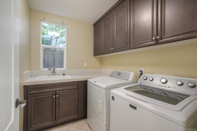 1789 Lemon Tree Ct, San Marcos CA: https://media.crmls.org/mediaz/78a09f63-a8bd-440a-b8bf-1d25bebf896b.jpg