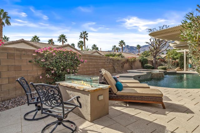 60612 Lace Leaf Court, La Quinta CA: https://media.crmls.org/mediaz/78a11173-c5d1-4819-a998-e6742179a198.jpg