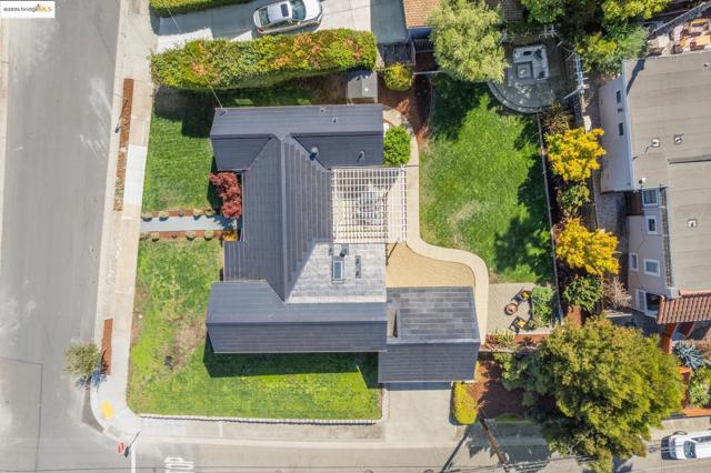4701 Kaphan Ave, Oakland CA: https://media.crmls.org/mediaz/78a226a3-4f91-47b7-aca8-8ec8c9f86f82.jpg